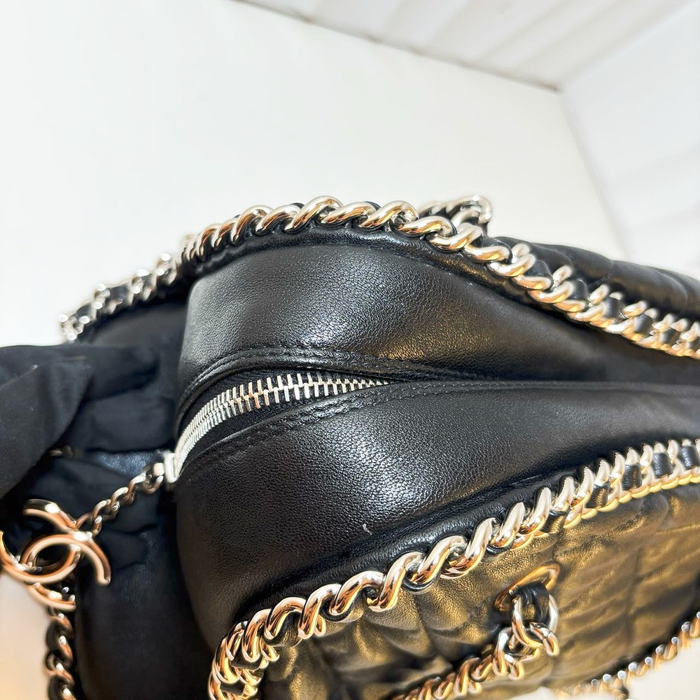 Chanel Black Quilted Leather Tote Bag with Chain Details - Picture 9 of 11